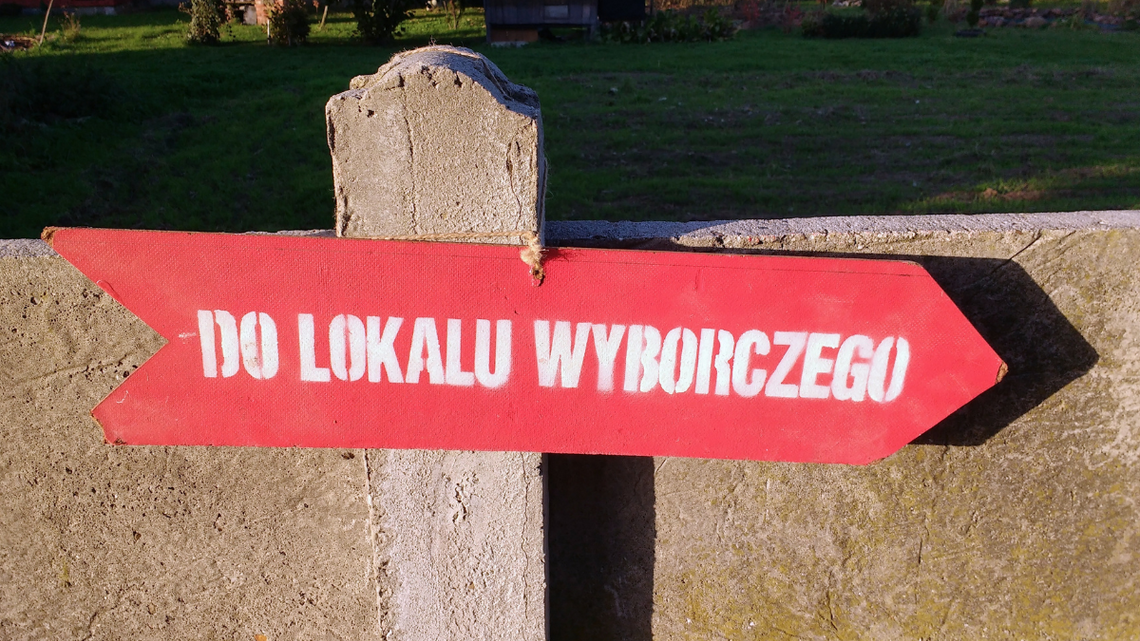 Jak głosować? Co oznacza odcięty róg karty? Jak powinien wyglądać znaczek na karcie?