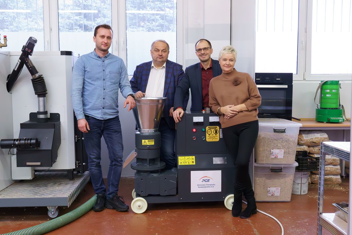 Wygląda jak lokomotywa, ale jest na biomasę i nie będzie jeździć po torach