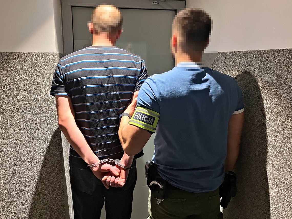 Zakrwawiony wyzywał medyków medycznych. Powiedział, że ich... zabije