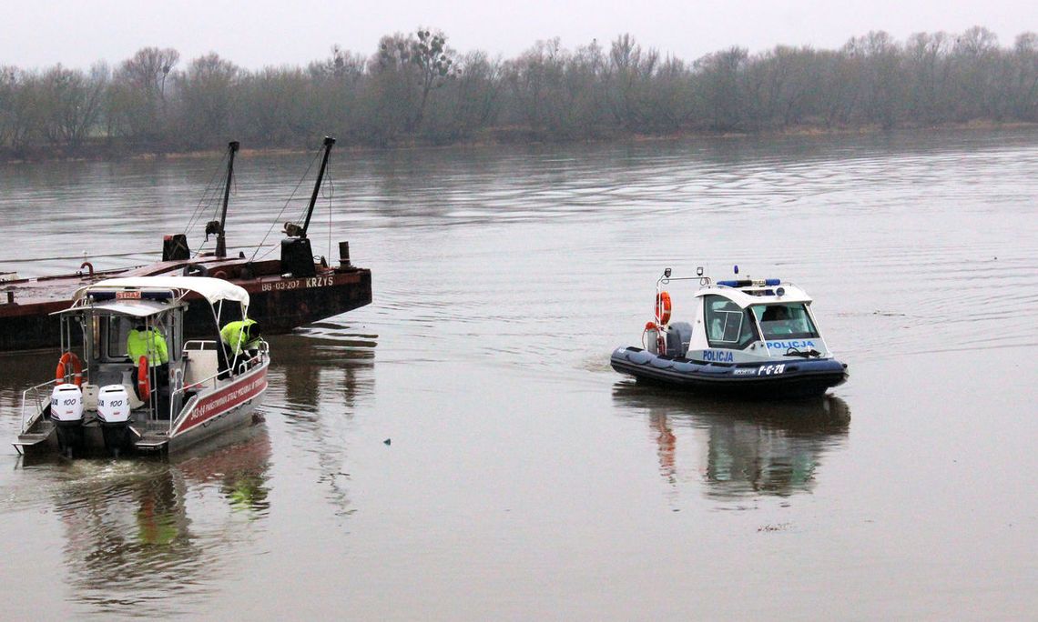 Zniknął pod wodą. Trwa akcja poszukiwawcza nastolatka